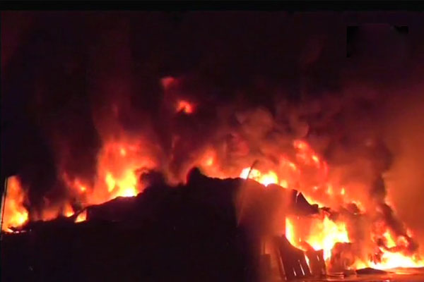 1555485725 fire