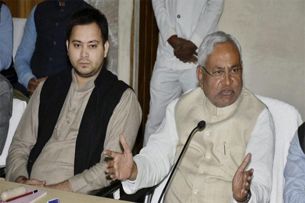 1555516027 tejaswi and nitish