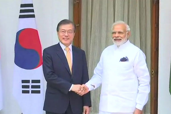 1555516575 pm modi and moon