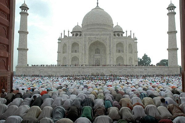 1555516581 namaz tajmahal