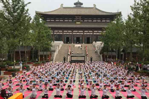 1555517621 yoga diwas
