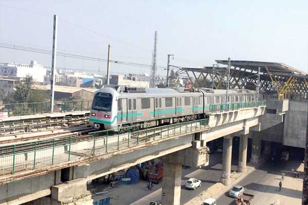 1555519705 metro run