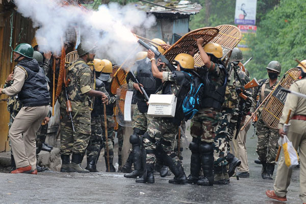 1555520316 darjeeling protest