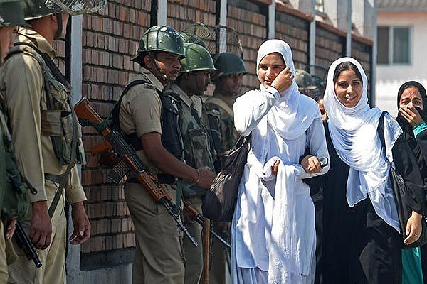 1555520702 kashmir school close