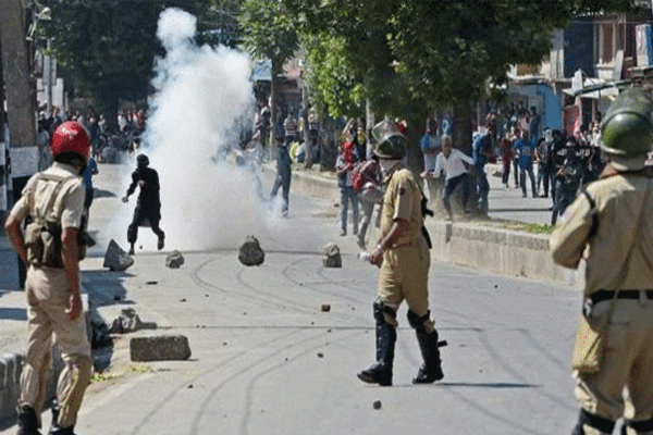 1555521183 kashmir protest11