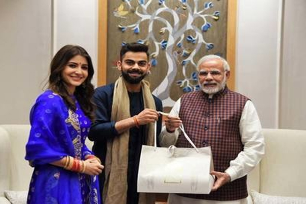 1555521757 virat vs modi600