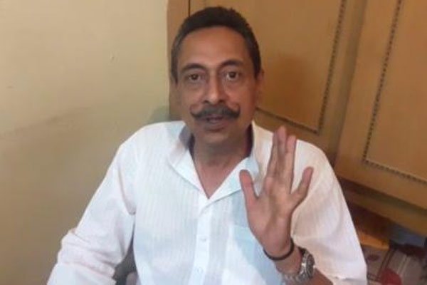 1555735194 congress leader