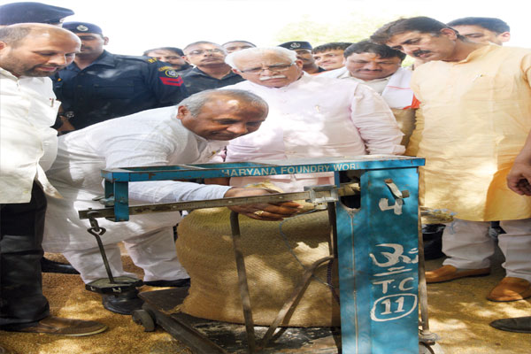 1555736429 cm khattar 2