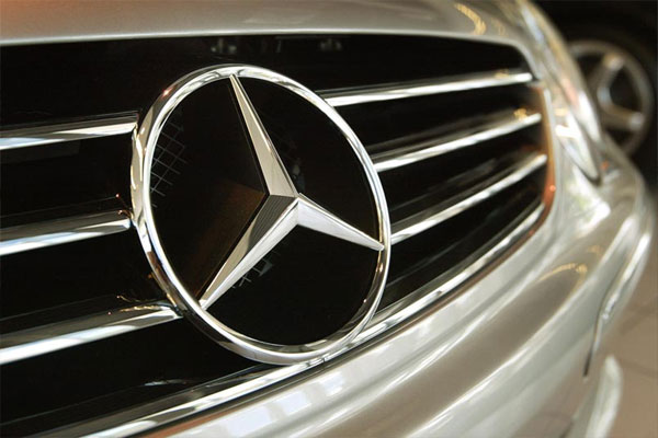 1555746716 mercedes