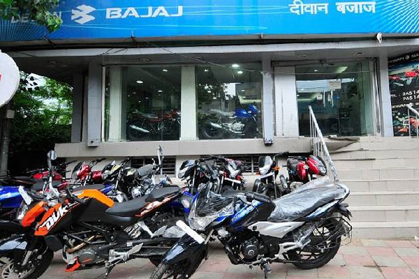 1555747006 bajaj