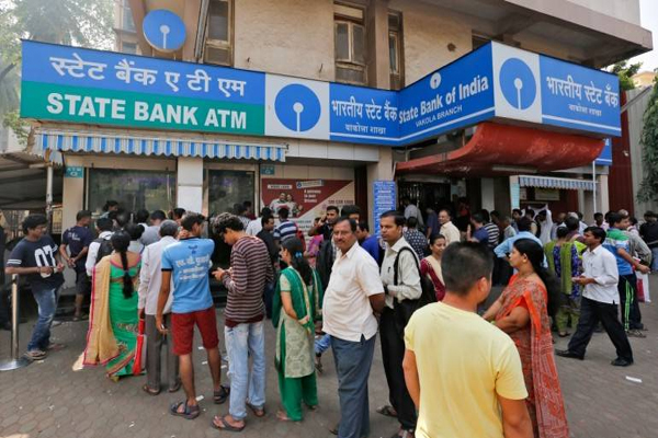 1555747031 sbi bank600