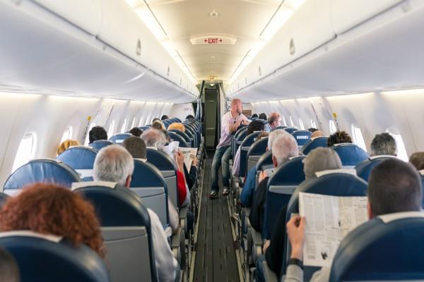 1555748942 air passengers