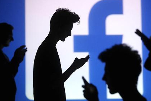 1555749031 facebook location