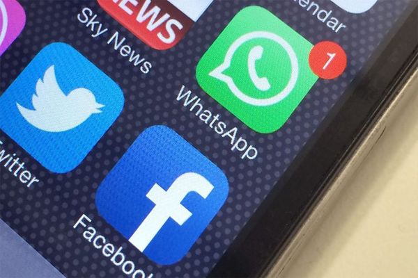 1555749063 whatsapp 1