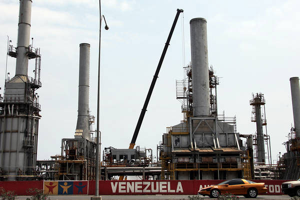 1555757272 venizuela oil