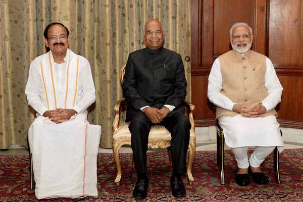 1555757929 naidu kovind modi