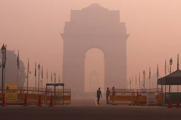 1555758136 smog 1