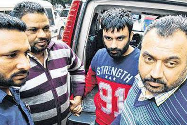 1555763325 target killing case1