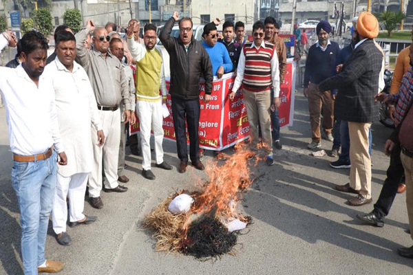 1555763329 doctor protest