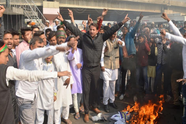 1555763331 muslim society protest