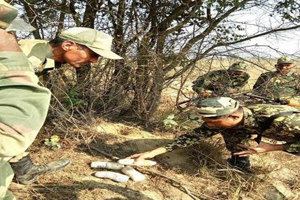 1555763340 punjab bsf heroin capture