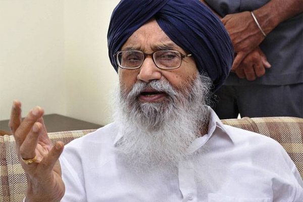 1555763382 parkash badal singh600