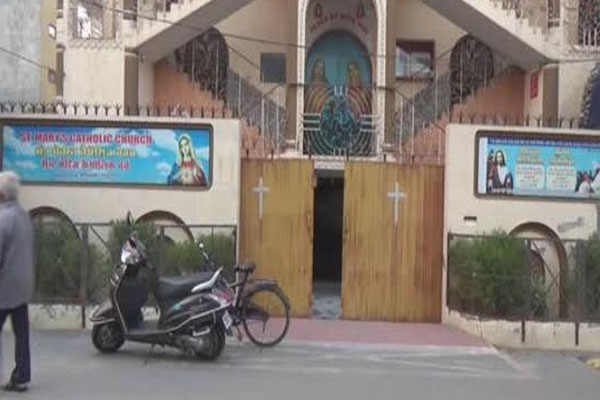 1555763394 thief in church