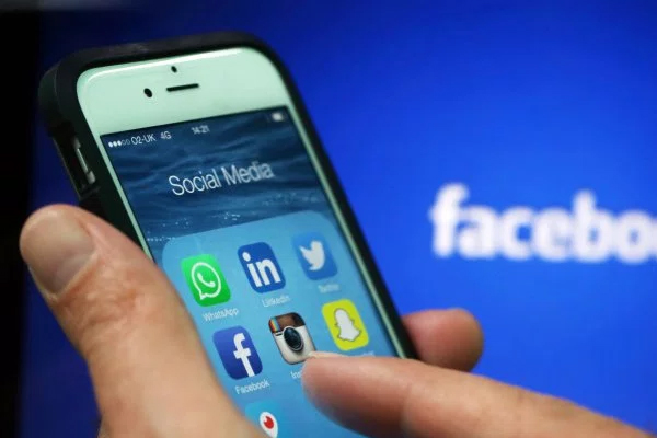1555763410 facebook2