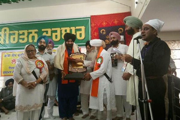 1555763422 sindhu award