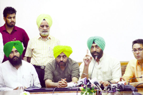 1555763541 aap punjab 1