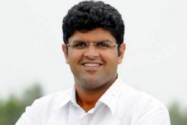 1555763572 dushyant chautala1