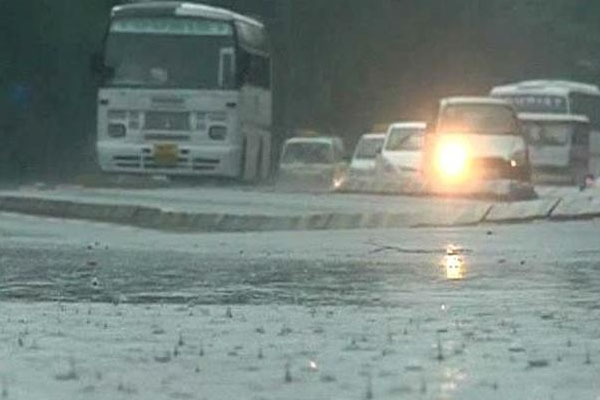 1555763574 delhi rain weather2