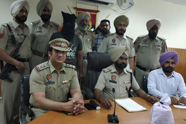 1555764187 punjab border heroin