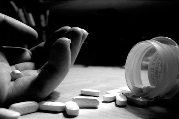 1555764745 poision suicide
