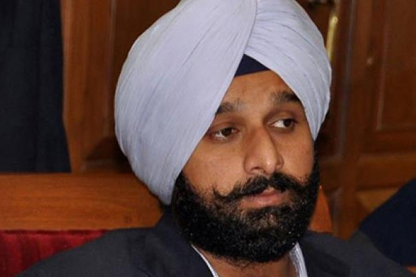1555764979 bikram singh majithia chunav