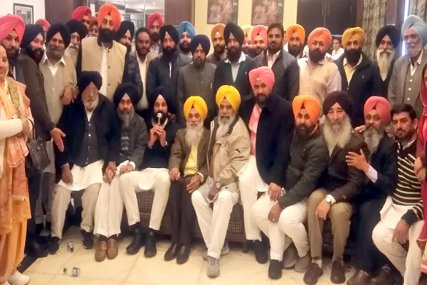 1555765298 bikram singh majithia3