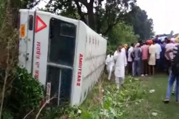1555766771 punjab road accident main