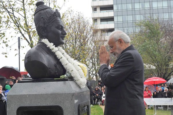 1555767127 modi london