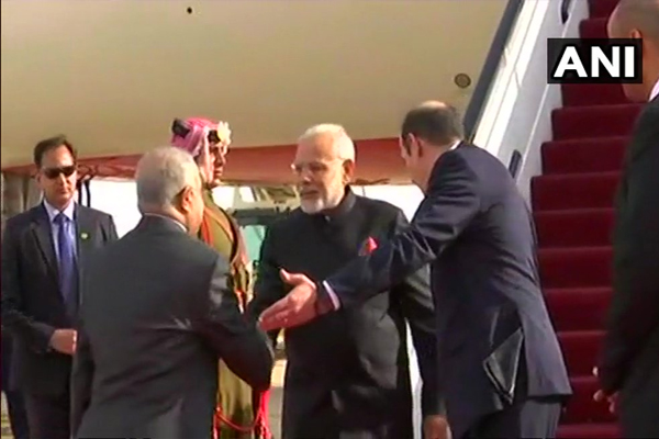 1555768630 modi60020