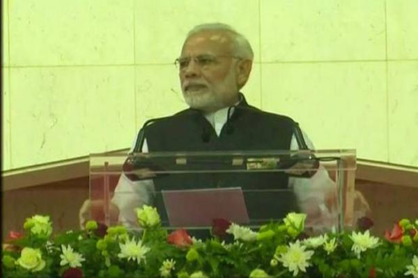 1555768653 modi60021