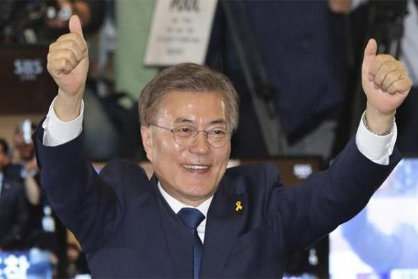 1555919281 moon jae in