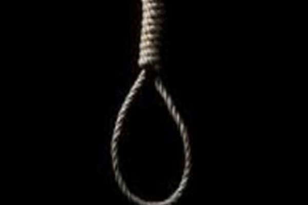 1555919323 hanging 1