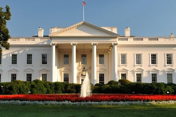1555919429 white house new