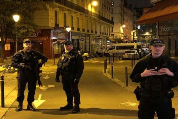 1555919862 paris knife attack
