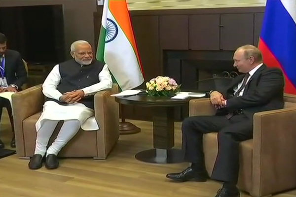 1555919917 modi putin