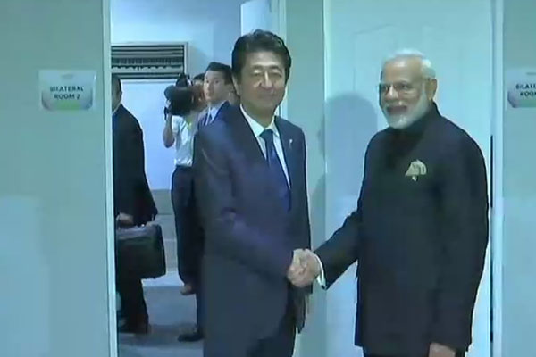 1555920159 modi abe