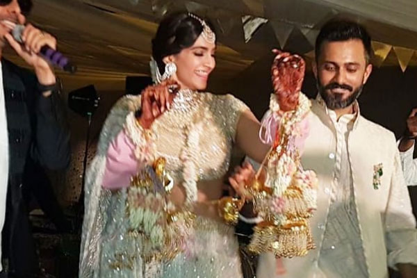 1555937216 sonamkapoor new1