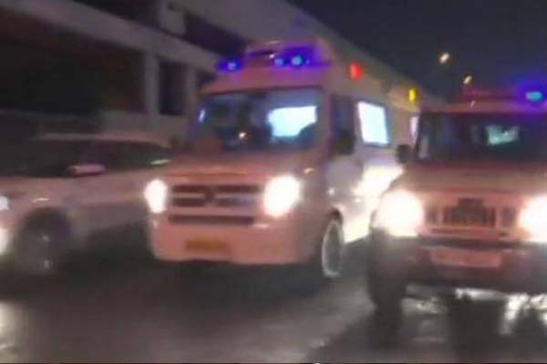 1555937507 ambulance