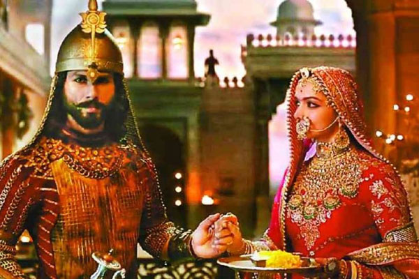 1555937890 padmavat1