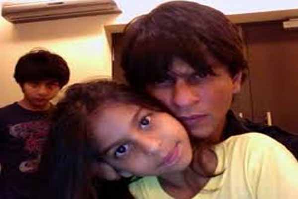 1555939786 sarukh with suhana
